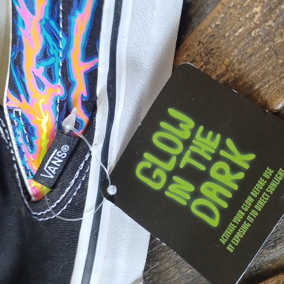 VANS SNEAKERS 👟GLOW IN THE DARK - Picture 2 of 6